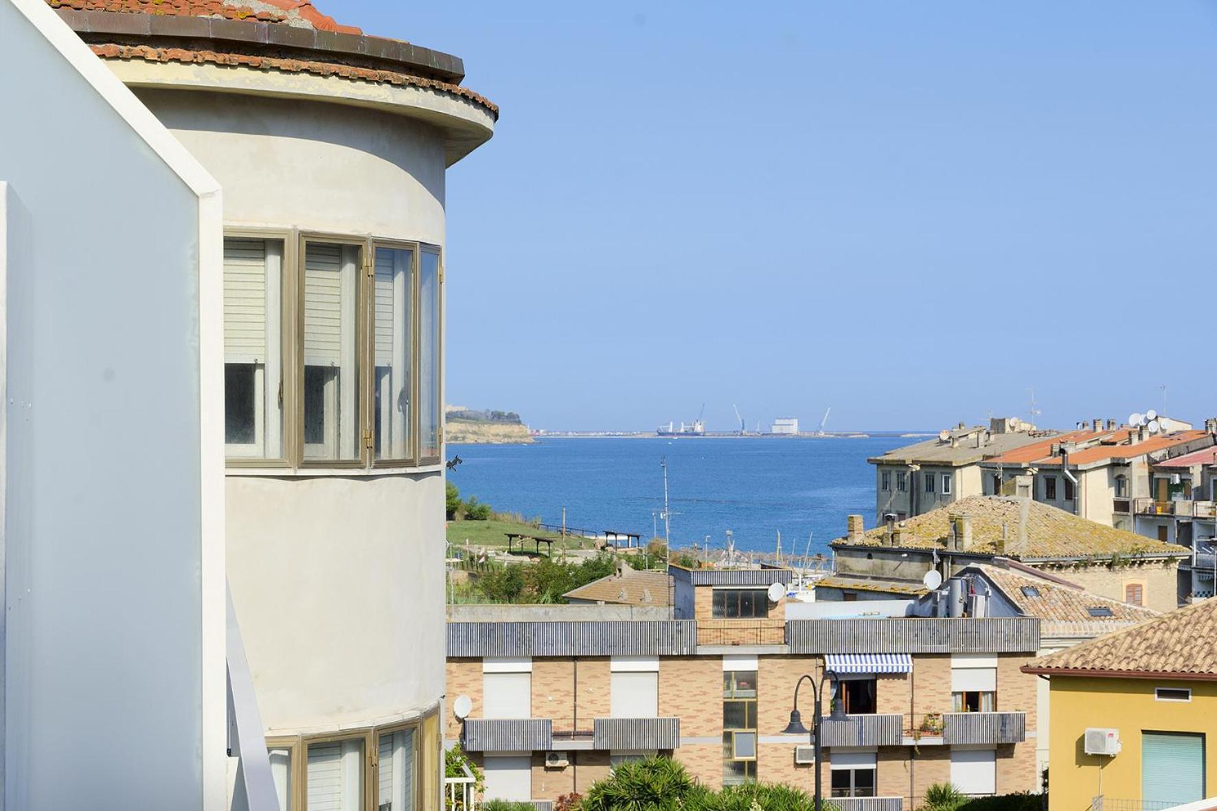 Apartament Lo Scorcio Sul Mare Marina di San Vito Zewnętrze zdjęcie